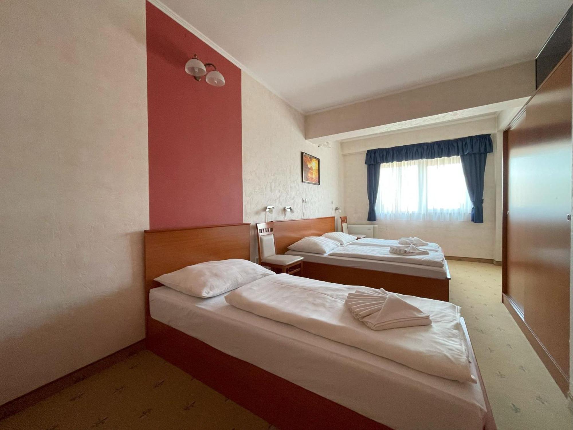 Koenig Hotel Nagykanizsa Exterior photo