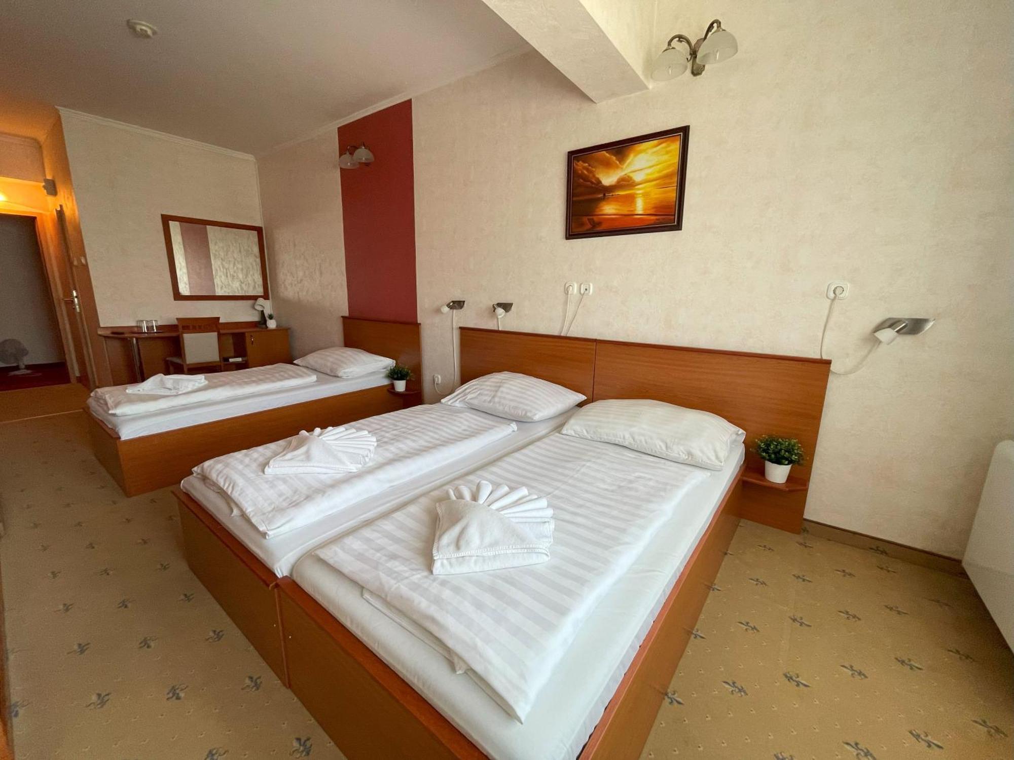 Koenig Hotel Nagykanizsa Exterior photo